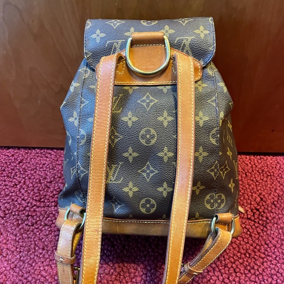 Louis Vuitton - Picture 2 of 5